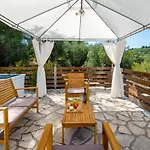 بيت للعطل Ria Sweet Paxos *